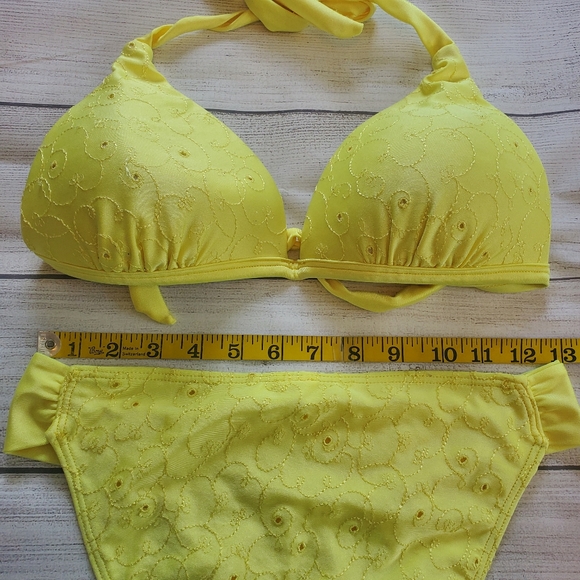 Yellow cute bikini set. Size medium. - Picture 3 of 7
